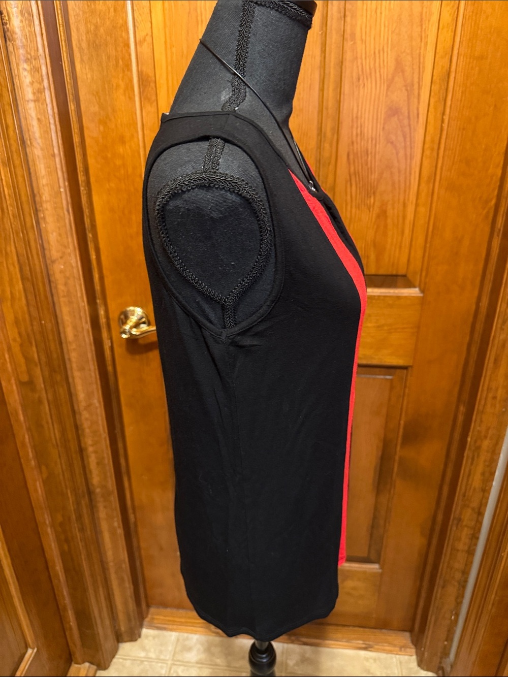 ANDREA FENZI Black Sleeveless Tank with Red Front Panels - Picture 4 of 5